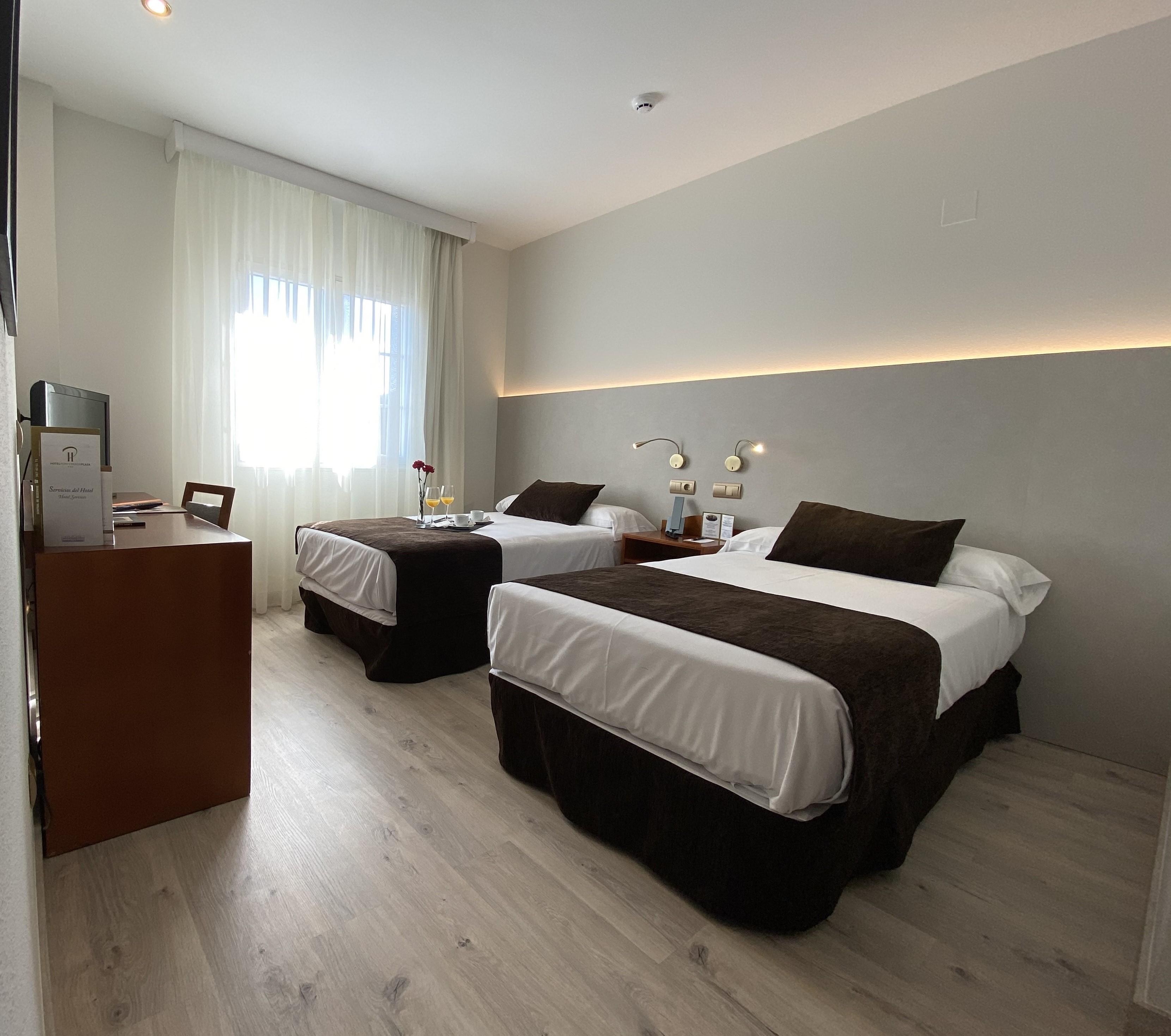 Ponferrada Plaza Hotel Bagian luar foto