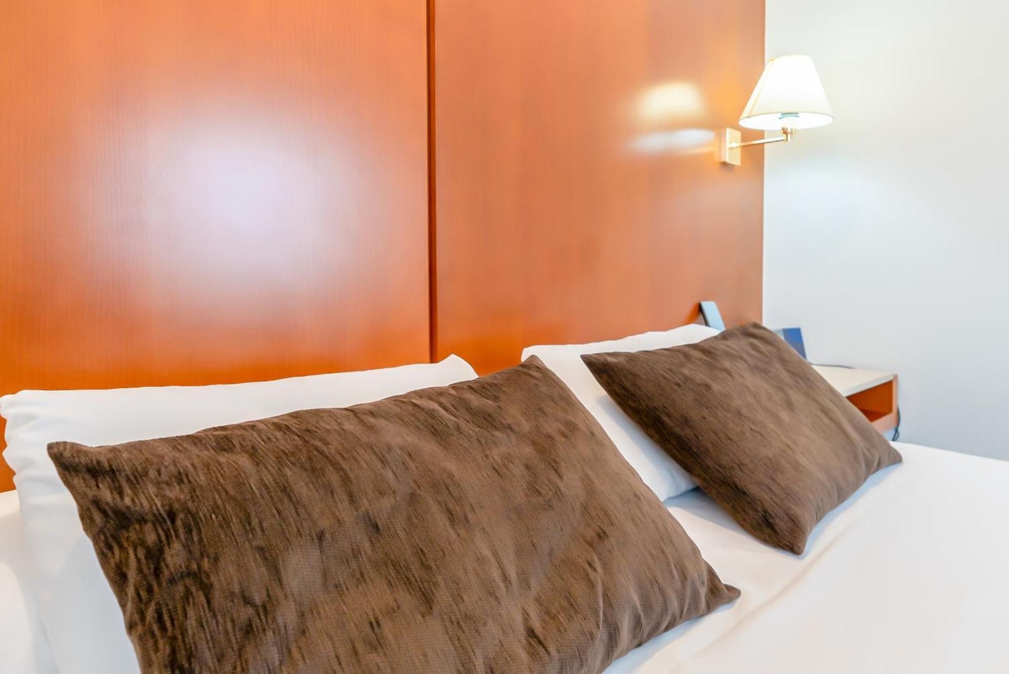 Ponferrada Plaza Hotel Bagian luar foto