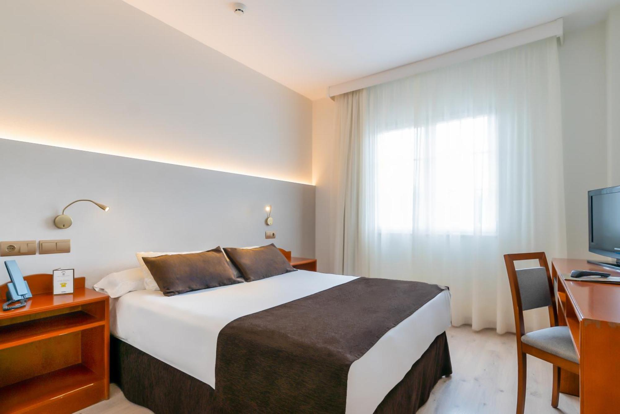 Ponferrada Plaza Hotel Bagian luar foto