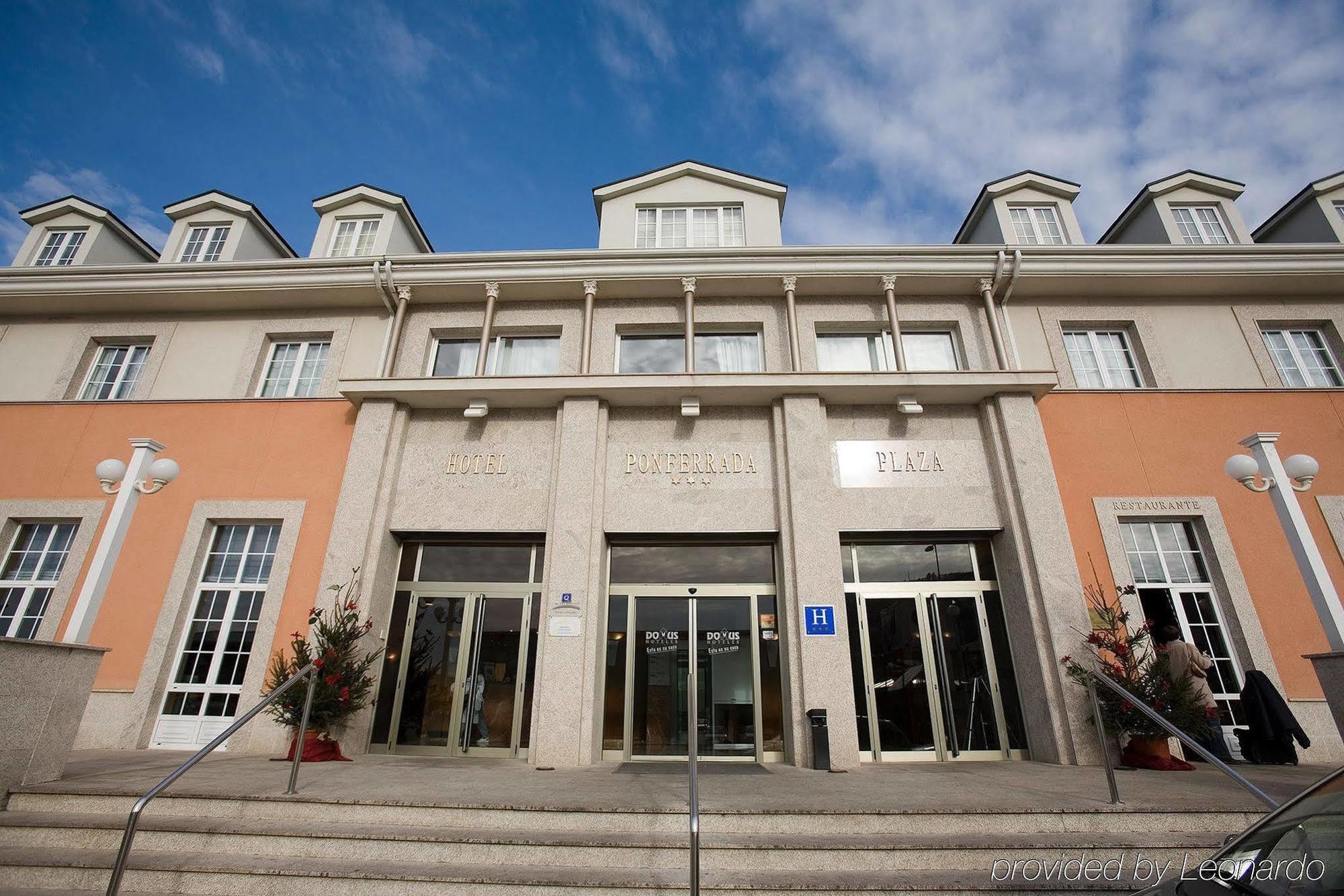 Ponferrada Plaza Hotel Bagian luar foto